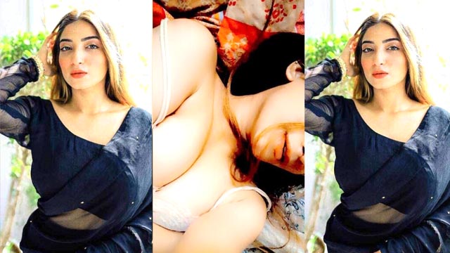 Horny Pakistani College Girl Big Boobs Showing Her Bf