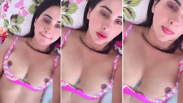 Model Meetii Kalher Mastrubating With Vibrator Onlyfans PPV On Bed